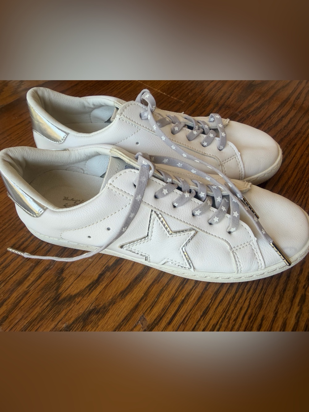 Vintage Havana White Leather Star Accent Women's Sneakers